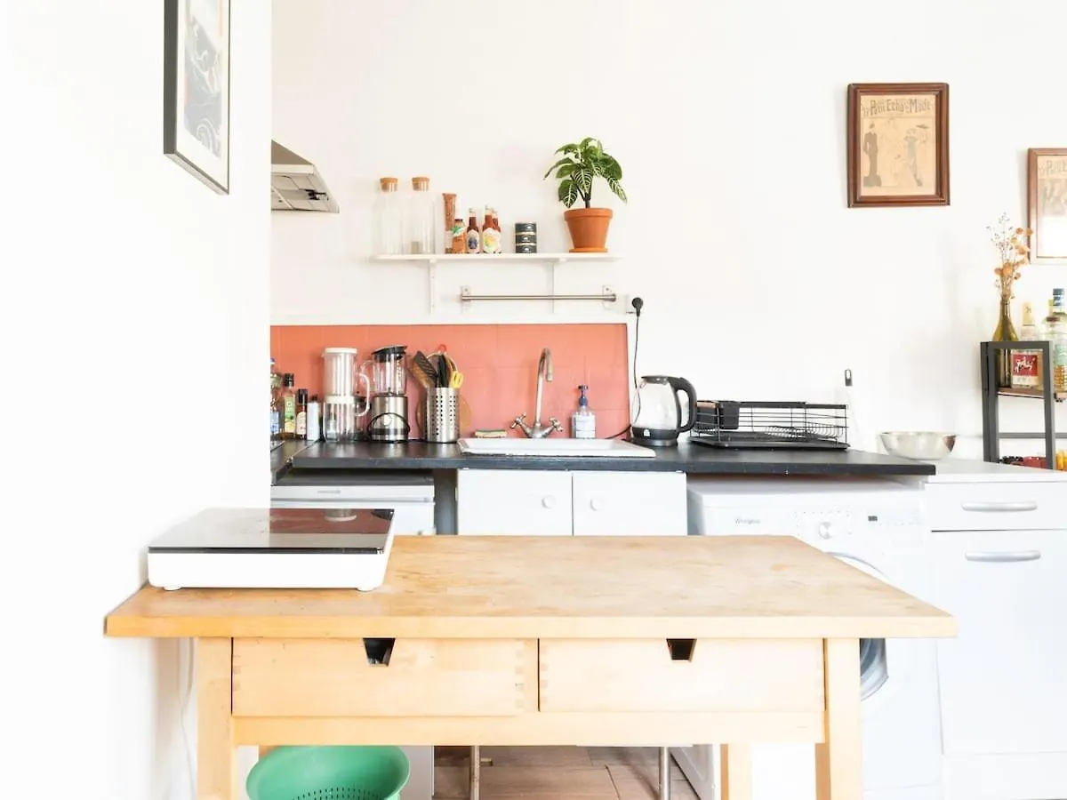 Cocon A Montmartre Apartment Paris France